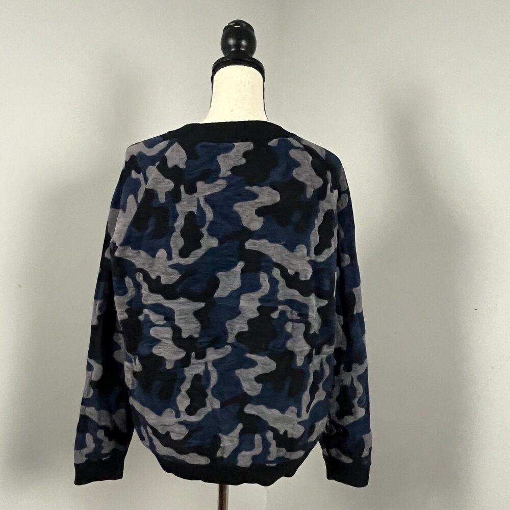 Barefoot Dreams CozyChic Ultra Lite Camo Zip Up Bomber Sweater Women's Large - Picture 4 of 6